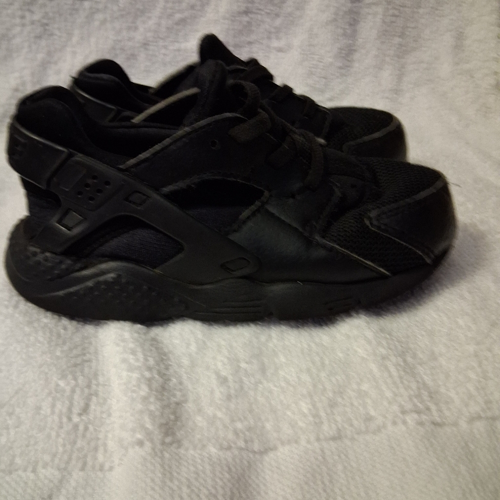 Nike Kids Black Sneakers